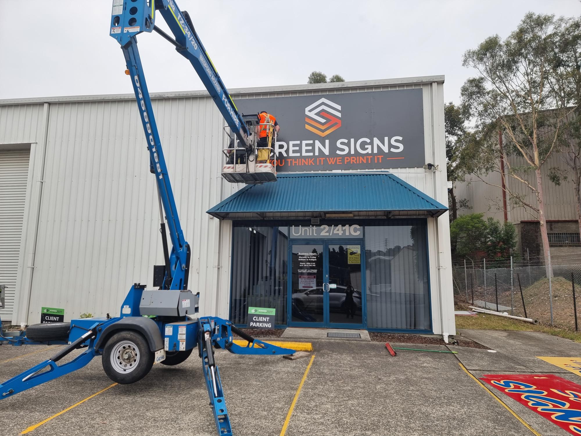 Screen Signs sign writer sign shop in Cardiff near Newcastle in NSW Australia